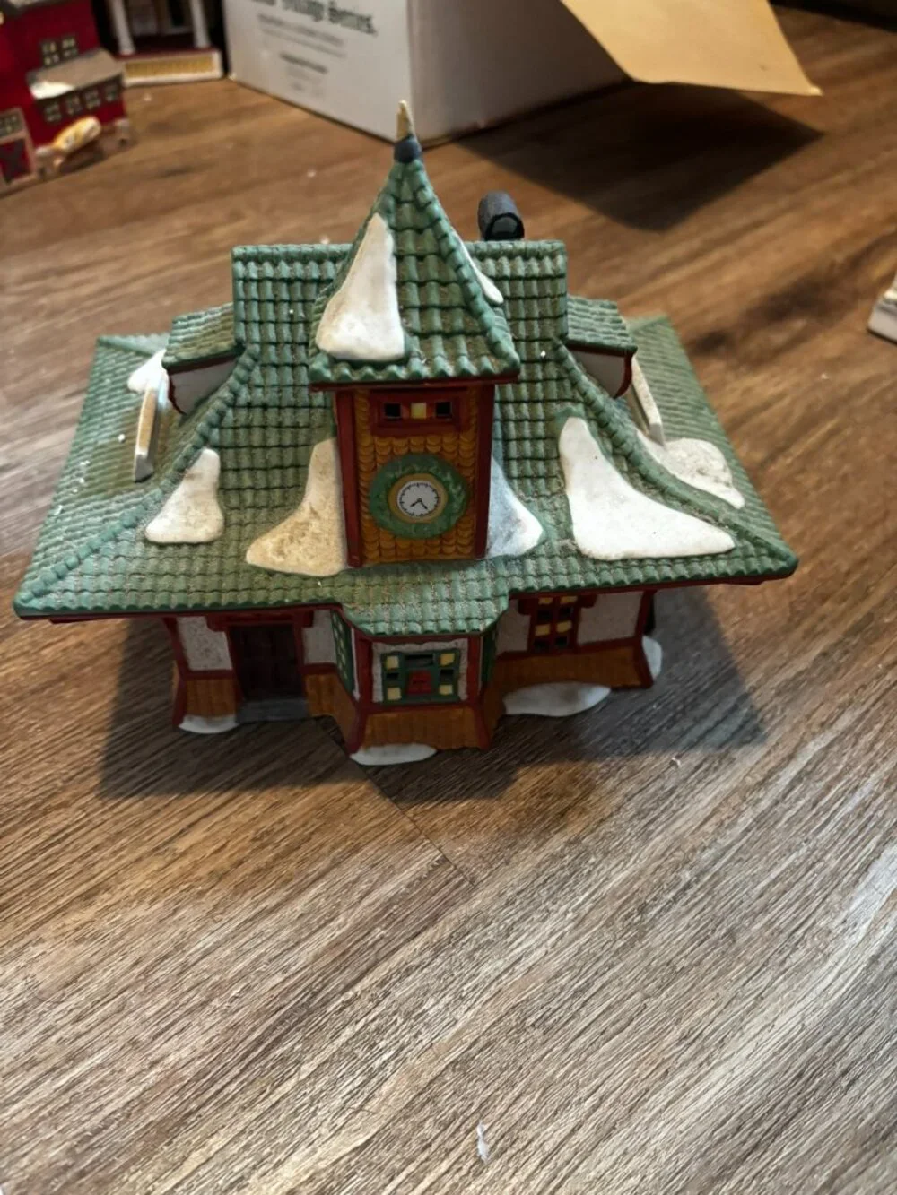 Department 56 Christmas village light up building Bahnhof